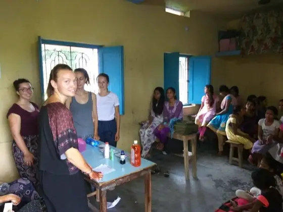 Volontaires à la Deedi's School