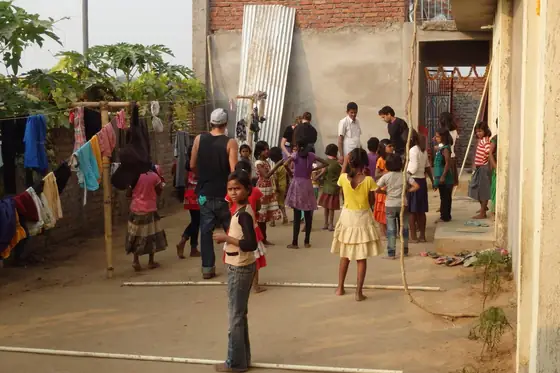 Volontaires à la Deedi's School